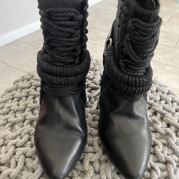 IVY KIRSHNER Black Leather Rope Calf Hair Trim Ankle Boots Size 8.5 - Picture 1 of 14